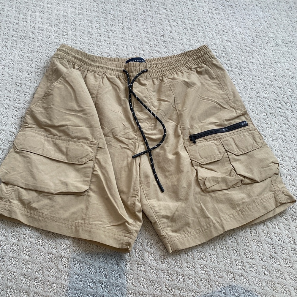 Aeropostale Men's Beige Cargo Shorts size medium